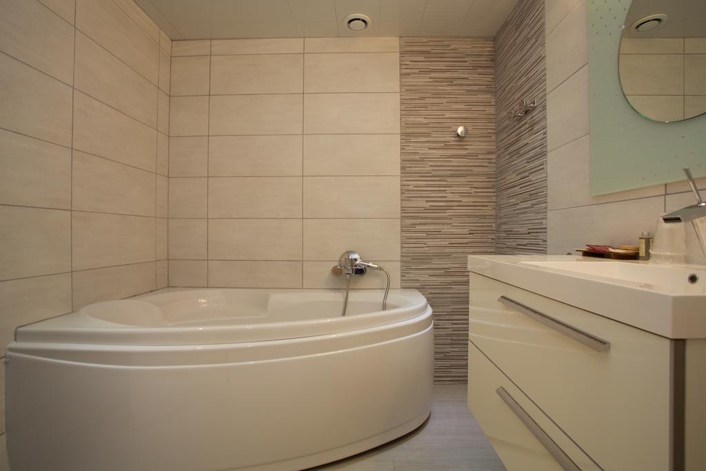 Logis Hotel Restaurant Spa Beau Site Luxeuil-les-Bains Eksteriør billede
